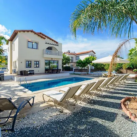 Artemis Villas ヴィラ *